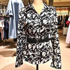 Kasper-NWT size 10 silky “Sutton Place” geometric blouse. Black/Ivory. New w/tag